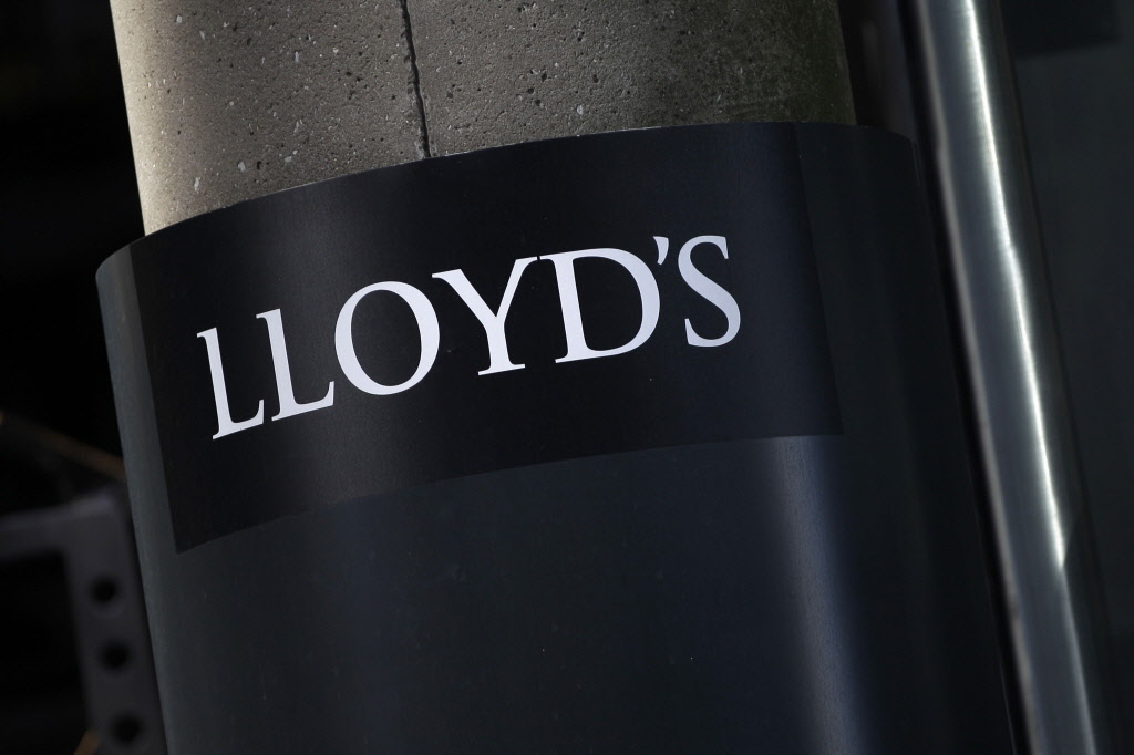 Lloyd's of London losses more than $800M in 2011