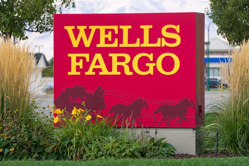 Wells Fargo executives, board must face lawsuit over fake